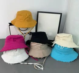 Bob luksusowy projektant kubełkowy kapelusz stały kolor czapki wiadra dla kobiet i mężczyzn szerokie grzbiet Klasyczne litery mody mody mody T9710858
