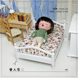 Akcesoria domowe dla lalek 1 6 BJD DIY sypialnia Kreatywna mini łóżko Dollhouse Miniaturowe przedmioty Doll Dom Biały meble