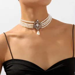 Choker Vintage Baroque Royal Carved Pearl Necklace for Women Luxury Multi Layer Square Pendant Chokers Femaleding Party