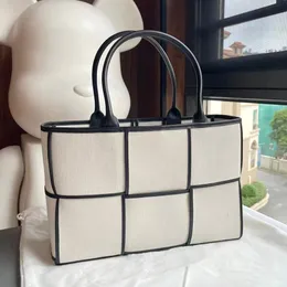 Borsa a tracolla da uomo di lusso Candy Arco con manico superiore Borsa a tracolla Designer Beach Borsa a tracolla in pelle da donna a tracolla La nuova borsa da viaggio alla moda per il fine settimana Borse a tracolla