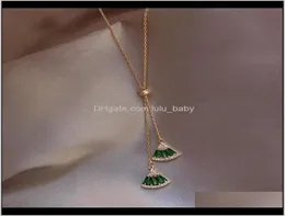 Pendant Necklaces Baroque Emerald Crystal Necklace Womens Net Red Fashion Simple Niche Design Jewelry Highlevel Clavicle Chain8339475