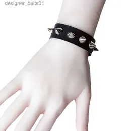 Charme Armbänder Punk Rock Einreihige Spike Niet PU Leder Armbänder Armreifen Einzigartige Spitze Armband Mode Schmuck Manschette ArmbandL231214