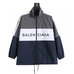 Mens Jacket Balencigss Coat Paris Lätt lyx 2023 Trendig grå banner skarvad vindtät och solskyddsmedel sprint yang mi samma stilkläder