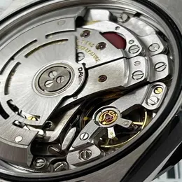 Melhor relógio masculino de fábrica BT Dandong Movement Cal 4130 904L Armazenamento por 72 horas Tamanho 40 mm x 12 2 mm Anel de cerâmica banhado com pl305u