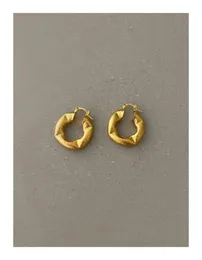 Orecchini a cerchio INS personalità minimalista vintage con pieghe irregolari placcate in oro opaco