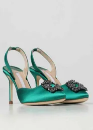 Mükemmel Hangisli Kadın Sandalet Ayakkabı Saten Slingbacks Kristal Mücevher Tokası Yüksek Stiletto Topuklar Lüks Gelinlik Lady Sexy Pum7417667