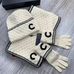 Conjunto de bufanda y sombrero desaigner para hombre y mujer, chal a la moda, bufandas de Cachemira, guantes, conjunto doble y conjunto de tres piezas adecuado para invierno