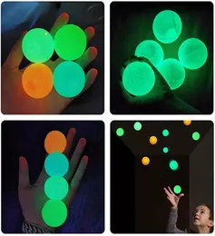 Kulki sufitowe luminescencyjna ulga stresowa Sticky Ball Glow Strug do ściany i spadaj powoli kruchy świeckie zabawki dla dzieci dorosłych W2488791