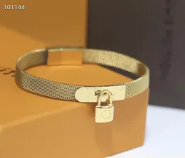 2021 marca de jóias feminino masculino pulseira pulseiras aço inoxidável clássico carta flor pulseiras sem caixa para presente aniversário9763051