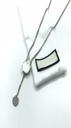 세련된 속이 빈 더블 레터 목걸이 남성 여성 Unisex Long Pendant Necklaces 커플 디자이너 펜던트 스탬프 2033641