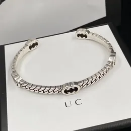 braccialetti di lusso bracciale designer per donne braccialetti da uomo lettere classiche regolabili lettere d'argento braccialetti alla moda alla moda di alta qualità senza perdita di colore regali per la perdita di colore