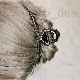 Grampos Designer Marca Mulheres Hairpin Moda Carta Triângulo Metal Garras Grampos de Cabelo Headwear Grande Tamanho Tubarão Clipe Womens Girl Hairclips 5 Cores F200