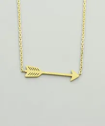 Minimalistyczne strzałki One Direction Naszyjnik Kobiety Mężczyźni biżuteria ze stali nierdzewnej Złoty łańcuch Feather Colier Bijoux femme9816939