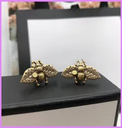 Retro Street Fashion Earrings Luxury Designer Earring Women Designers Jewelry for Party Ear Studs Animal Bee Gold Color D2110181F5070668
