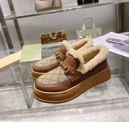 Stivaletti da donna in lana premium di alta qualità alla moda con fibbia in metallo stampato scarpe eleganti in pelle da passerella stivali sportivi con suola spessa per studenti casual 35-42