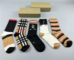 2023 Multi Color Fashion Designer Men's Socks Women's High Quality Cotton Merveile Classic och Ankle Breattable Mixed Football Basketball Socks S7