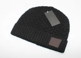 Autumn Winter Man Beanie Cool Fashion Hats Kobiet Kniting kapelusz unisex ciepły kapelusz klasyczny czapka czarna kapelusz brwonowy 5 colors Drop SHI5650134