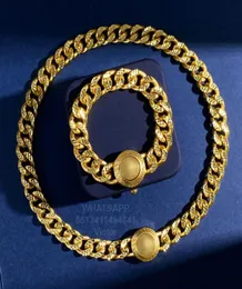 Gorgon Big Gold Necklaces Chain Luxury Brand Plated 18K 펜던트 고품질 커플 스타일 공식 복제 펜던트 길이는 사용자 정의 할 수 있습니다 .6904402