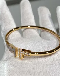 2022 Qualidade de luxo v material de ouro charme pulseira aberta com diamante e concha para mulheres jóias de casamento presente tem caixa st5066652