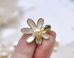 22091108 Diamondbox Jewelry brooch pin gold 78mm akoya mother of pearl wild flower 18k rose gold plated pendant charm gift idea 1379714