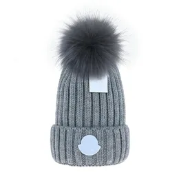Mens Beanie Cap Designer Duster Hats New Fashion Women Women Winter Winter Beanie Barge Faux Fur Pom Poms Bobble Hat Outdior M-43073