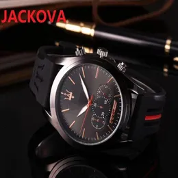 Mens Sports Motor Yarışı Kol saati 42mm Kuvars Hareketi Erkek Zaman Saati İzle Kauçuk Bant Silikon Kemer Üst İzle239Q