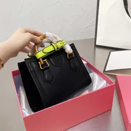 مصمم نساء حقائب الأكياس الخيزران مفصل اللون أباشيات مطابقة الأسلوب عتيقة السيدات معالجة حقائب التسوق 21SS صغيرة و ME328Z
