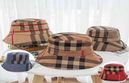 21SS 5color Bucket Hat Wide Brim Hats Suede Fabric Fashion Stripe Brand Designer Grid Women Nylon Autumn Spring Foldable Fisherman4763006