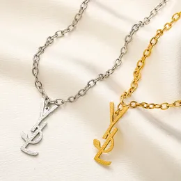 Kobiet designerski naszyjniki łańcuchowe wisząca 18k złota srebrna marka ze stali nierdzewnej litera w węglę biżuterię najlepszą biżuterię ślubną prezent świąteczny