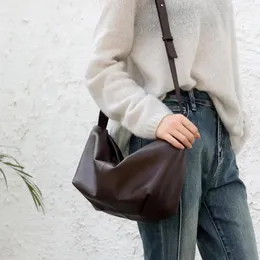 Axelväskor 2024 croissant för kvinnor crissbady väska hobos bolsas feminina vintage bolsos mujer äkta läderhandväskor