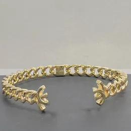 Bracciale in ottone classico di lusso di design Bracciale con ciondolo da donna in rame di qualità con doppia lettera di marca francese. Consegna un regalo a sorpresa per il festival della moda della madre