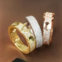 Vente de nouveaux anneaux bague gemme brillante pour homme et femme bague de haute qualité Couple personnalité anneau accessoires Supply240I