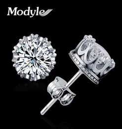 Modyle Moda Takı 8mm Tur 2 Karat Kübik Zirkonya Silvercolor Saplama Küpeleri Kadınlar için6309325