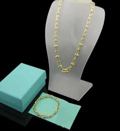 Europe America Fashion Jewelry Set Men Lady Women Engraved T Initials Ushape Chain Thick Nalband Armband Set 3 Color3935343