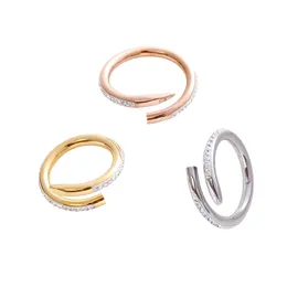 مصمم الأظافر خاتم السيارات الفاخرة مجوهرات Midi Love Rings for Women Titanium Steel Alloy Fashion Classic Titanium Steel Gold Silver Rose Size 5-10