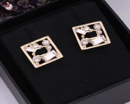 2022 Najwyższej jakości kropla kolczyka kwadratowy urok z diamentem i białym kryształem dla kobiet prezent biżuterii ślubnej ma pudełko Stam2172461