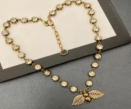 Unissex g cartas de abelha titânio aço de clavícula pingente de pingente clássica de moda de diamante designer de jóias de hip hop acessórios3538813