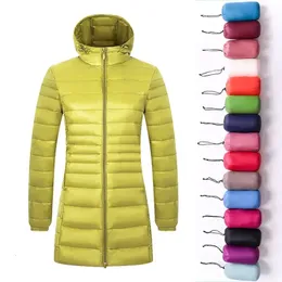 Women's Down Parkas Damer Long Warm Down Coat med Portable Storage Bag Women Light Down Jacket Women's Overcoats Hip-Length High Street 231212