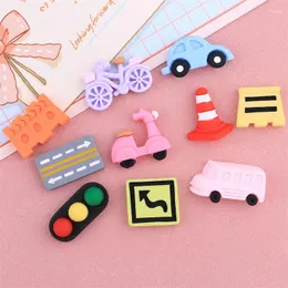 Decoratieve Beeldjes 10 Stuks Kawaii Leuke Auto Transportfaciliteiten Plaksteen Hars Cabochon Fit Telefoon Case Decoratie DIY Scrapbooking