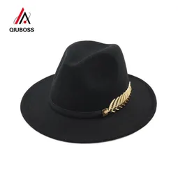 QIUBOSS Trend Einfarbig Männer Frauen Wollfilz Panama Hut Fedora Caps Leder Band Metall Blätter Muster Schwarz Jazz Trilby T2001188417703