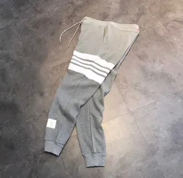 سراويل الرجال والنساء النسائية بانت أزياء العلامة التجارية Thombrownsweatpant TB TB Classic Yarn Waffle Four Bar Autumn/Winter New Disual Leggings J8YQ