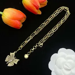 Halskette mit Vintage-Schmetterlingsanhänger, Gold/Silber, 2 Farben, Designer-Halskette, Mode und Persönlichkeit, Geschenk