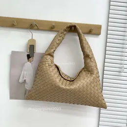 Borsa di design alla moda Borsa da donna stile Borsa alla moda Vbottega Pelle di vacchetta Grande Hop Stesse borse in pelle intrecciata sotto le ascelle Borsa per celebrità da sera nuova Corno IEWK