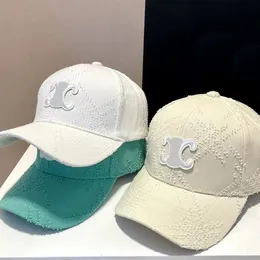 Casquette Woman Tasarımcı Şapka Yıkanmış Delik Tasarımı Sıradan Beyzbol Kapağı Nakış Top Kapağı