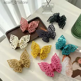 Headwear Hair Accessories 2023 Korea Fashion New Big 13.7cm Storlek för kvinnor Girls hårklipp Tillbehör Harts Fjäril