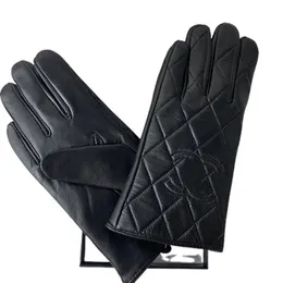 2023 Gants en cuir pour femmes Designer en peau de mouton fourrure intégrée cyclisme gants chauds du bout des doigts225Z