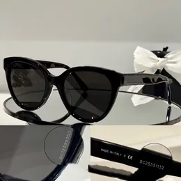 Designer Solglasögon Black Round Solglasögon för kvinnor Topp Original Mens Famous Classic Retro Luxury Eyeglass Fashion Design Kvinnor Solglasögon UV400 med låda