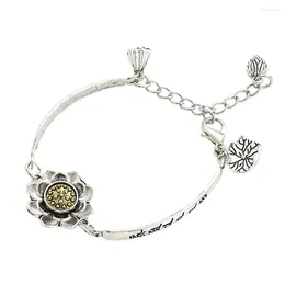 Charme Armbänder 1 stück Ethnischen Stil Transit Amulett Armband Metall Anhänger Lotus Retro Luxus Schmuck Für Frauen Mode Zubehör