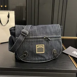 Denim Classic Flap Women Crossbody Bag Vintage Tryckt bokstäver Portable Shoulder Bag Outdoors Travel Designer Plånbok Suitväska Pochette Tygkedja Stor tote