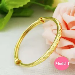 Einstellbare Größe Baby Armreifen Schöne hochglanzpolierte 24 Karat Gelbgold plattierte glänzende Armband Armreifen für Babys Kinder Kinder241f